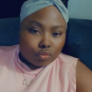 Meet your Posher, Ester